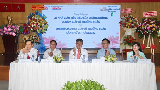 Xúc động buổi lễ giao lưu 75 giáo viên đạt Giải thưởng Võ Trường Toản  ảnh 5