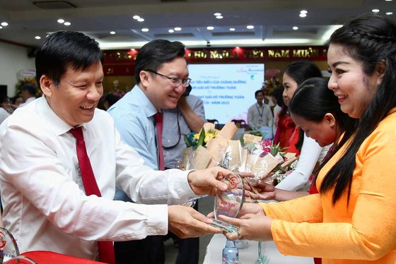 Xúc động buổi lễ giao lưu 75 giáo viên đạt Giải thưởng Võ Trường Toản  ảnh 10