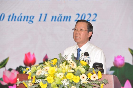 Lãnh đạo TPHCM gặp gỡ 636 nhà giáo tiêu biểu nhân kỷ niệm 40 năm Ngày Nhà giáo Việt Nam  ảnh 5