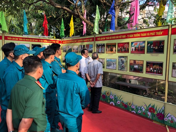 Triển lãm "Đảng Cộng sản Việt Nam – 90 mùa Xuân lịch sử" ảnh 2
