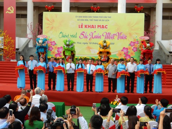 Sắc xuân miệt vườn rộn ràng trẩy hội ảnh 1