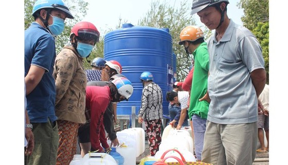 Bến Tre lý giải về giá nước ngọt tăng cao trong mùa hạn mặn ảnh 2