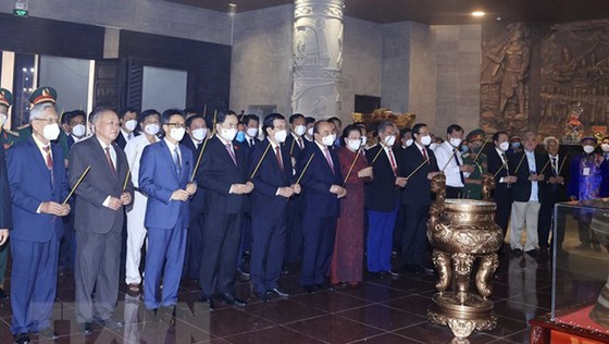 Chủ tịch nước dự lễ khánh thành Đền thờ Vua Hùng tại TP Cần Thơ ảnh 1