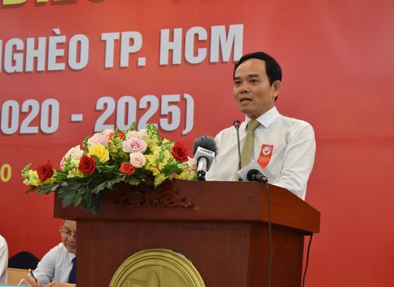 Nhân niềm vui, hạnh phúc cho bệnh nhân nghèo ảnh 2