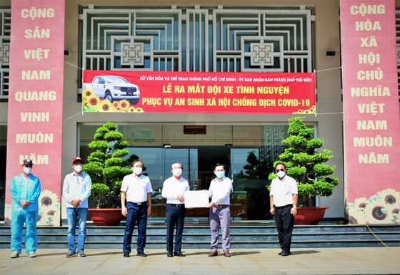 Ra mắt 'Đội xe tình nguyện phục vụ an sinh xã hội chống dịch Covid-19' ảnh 1
