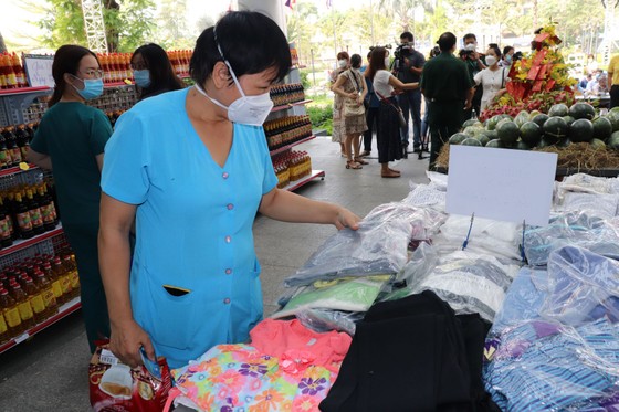 Khai trương 'Siêu thị mini Tết 0 đồng' tại Bệnh viện Quân y 175 ảnh 1
