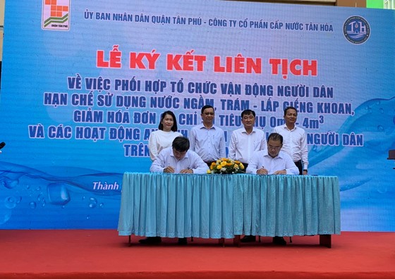 Vận động, hỗ trợ người dân trám lấp giếng khoan tại quận Tân Phú ảnh 1
