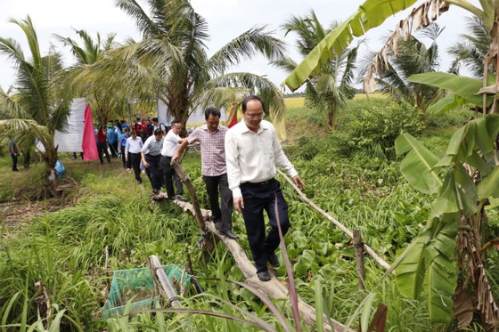 Đồng chí Nguyễn Hồ Hải thăm, động viên chiến sĩ tình nguyện hè tại tỉnh Vĩnh Long ảnh 1
