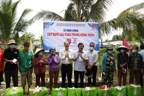Đồng chí Nguyễn Hồ Hải thăm, động viên chiến sĩ tình nguyện hè tại tỉnh Vĩnh Long ảnh 2