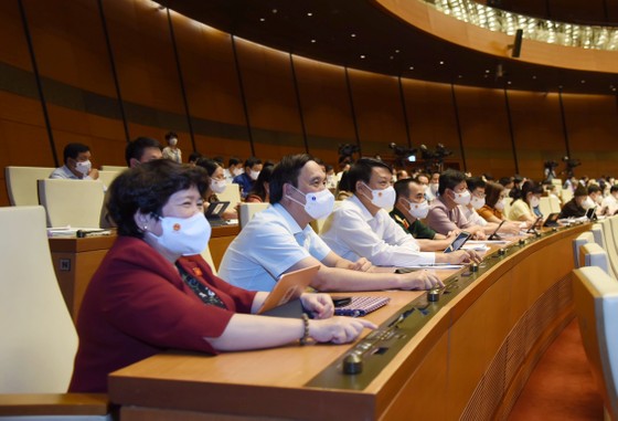 Quốc hội chốt chỉ tiêu: GDP bình quân đầu người đến năm 2025 đạt khoảng 4.700 - 5.000 USD ảnh 1