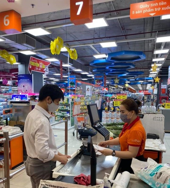 Khách đặt mua hàng trực tuyến tăng mạnh ảnh 2