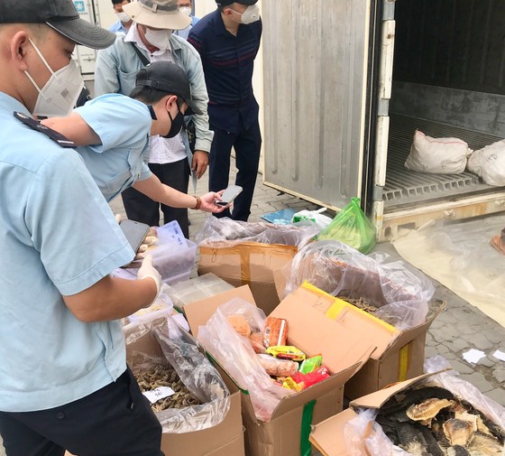 Người tiêu dùng biết hàng giả nhưng vẫn mua ảnh 2 Người tiêu dùng biết hàng giả nhưng vẫn mua ảnh 1