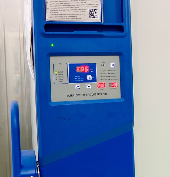 117.600 liều vaccine Covid-19 đầu tiên đã về Việt Nam ảnh 7 117.600 liều vaccine Covid-19 đầu tiên đã về Việt Nam ảnh 6