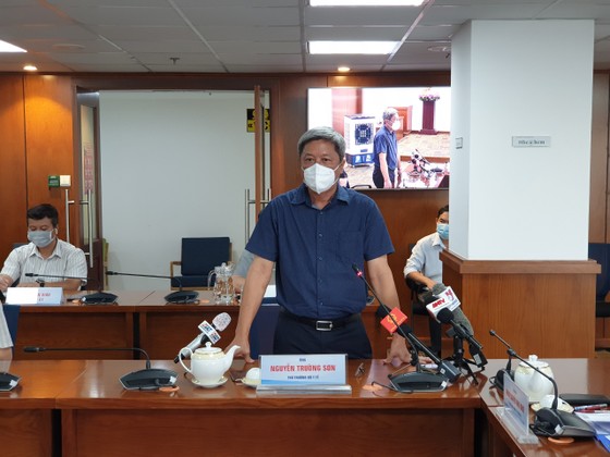 Thứ trưởng Bộ Y tế: “Không có lý do để nói nhân viên y tế không được quan tâm“ ảnh 1 Thứ trưởng Bộ Y tế: 'Không có lý do để nói nhân viên y tế không được quan tâm' ảnh 1