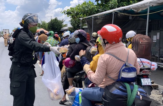 Nhiều tỉnh miền Tây đề xuất ngừng tiếp nhận người dân trở về ảnh 5 Nhiều tỉnh ĐBSCL đề xuất ngừng tiếp nhận người dân trở về ảnh 5