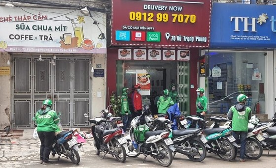 Hà Nội nhộn nhịp hơn sau khi nới lỏng nhiều hoạt động ảnh 2 Hà Nội nhộn nhịp hơn sau khi nới lỏng nhiều hoạt động ảnh 2