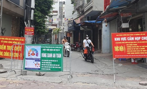 Hà Nội nhộn nhịp hơn sau khi nới lỏng nhiều hoạt động ảnh 4 Hà Nội nhộn nhịp hơn sau khi nới lỏng nhiều hoạt động ảnh 4