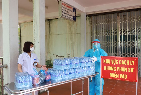 Bên trong những bệnh viện dã chiến ảnh 7