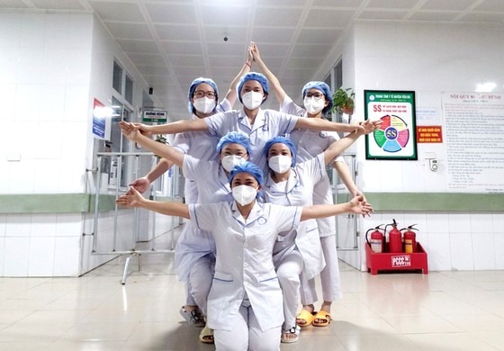 Bên trong những bệnh viện dã chiến ảnh 5