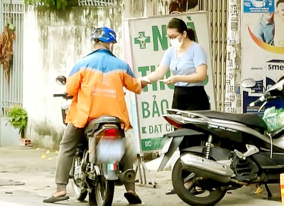 Rủi ro với thuốc điều trị Covid-19 trôi nổi ảnh 2 Rủi ro với thuốc điều trị Covid-19 trôi nổi ảnh 1