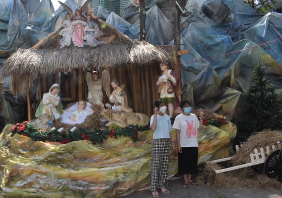 Người dân TPHCM vui đón Giáng sinh ảnh 14 Người dân TPHCM vui đón Giáng sinh ảnh 13