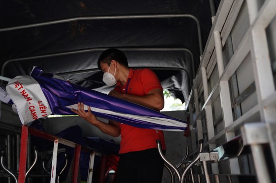 Nhiều tuyến đường, con hẻm ở TPHCM vẫn rào chắn nhiều lớp ảnh 12 Nhiều tuyến đường, con hẻm ở TPHCM vẫn rào chắn nhiều lớp ảnh 12