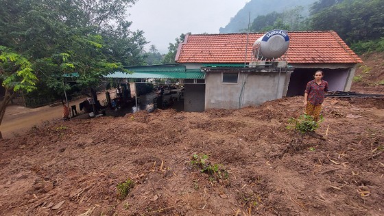 Bắc miền Trung xuất hiện nhiều điểm nứt núi, sạt lở đất nguy hiểm ảnh 4 Bắc miền Trung xuất hiện nhiều điểm nứt núi, sạt lở đất nguy hiểm ảnh 4