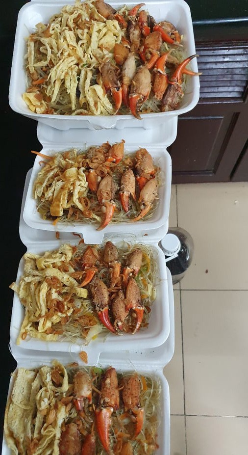 Cư dân chung cư giúp nhau vượt dịch ảnh 3