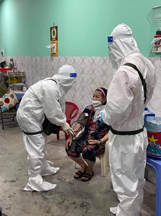 Hơn 8.000 túi thuốc điều trị Covid-19 được trao cho F0 cách ly tại nhà ảnh 3 Hơn 8.000 túi thuốc điều trị Covid-19 được trao cho F0 cách ly tại nhà ảnh 3