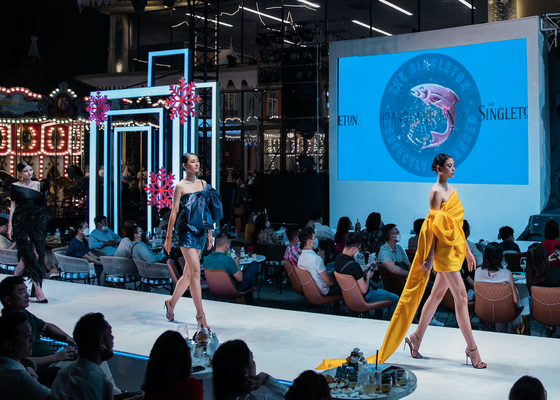 Ấn tượng các thiết kế tại Lễ hội Thời trang Quốc tế Việt Nam 2021 ảnh 4 Ấn tượng các thiết kế tại Lễ hội Thời trang Quốc tế Việt Nam 2021 ảnh 4