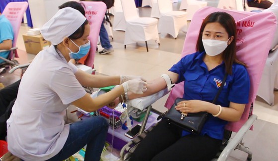 Lượng máu dự trữ đang thiếu, hãy chung tay tham gia hiến máu tình nguyện ảnh 1