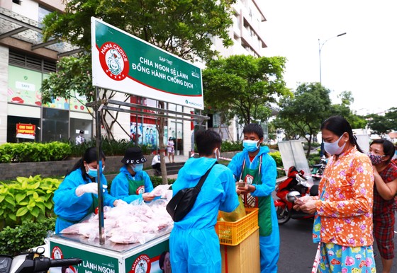 Quận 4 tổ chức xe bán hàng lưu động phục vụ người dân ảnh 4