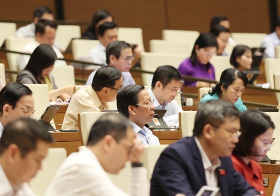 "Tham nhũng vặt" như "vòi bạch tuộc" đeo đẳng, bám chặt ảnh 4 'Tham nhũng vặt' như 'vòi bạch tuộc' đeo đẳng, bám chặt ảnh 3