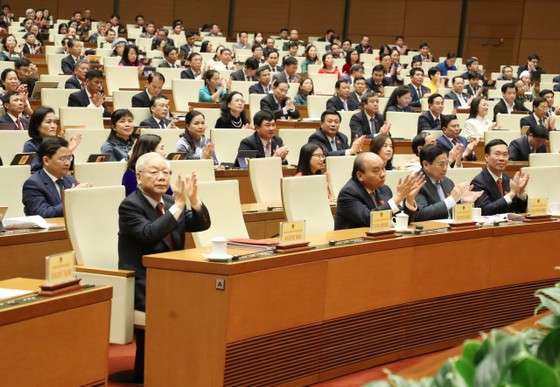 Bế mạc Kỳ họp thứ 4: Hoạt động sẽ ngày càng chất lượng, dân chủ, quyết liệt và thiết thực hơn ảnh 1 Kỳ họp thứ 4 thành công tốt đẹp:.Hoạt động của Quốc hội sẽ ngày càng chất lượng, dân chủ, quyết liệt và thiết thực hơn ảnh 1