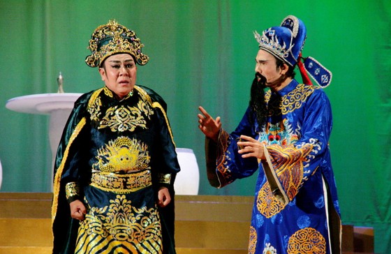 Ra mắt vở hát bội Vương quyền ảnh 2 Ra mắt vở hát bội Vương quyền ảnh 1