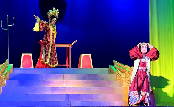 Ra mắt vở hát bội Vương quyền ảnh 4 Ra mắt vở hát bội Vương quyền ảnh 3