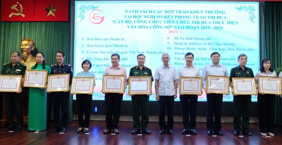 Chấn chỉnh thái độ thờ ơ, vô cảm trước những khó khăn của người dân ảnh 3