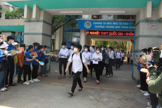 Nhiều thí sinh vui vì “trúng tủ” đề Ngữ văn ảnh 7 Nhiều thí sinh vui vì 'trúng tủ' đề Văn ảnh 7