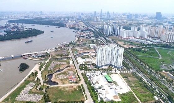 Nội lực đất nước không chỉ từ đất đai Những cơn sốt đất xảy ra thời gian qua tại nhiều vùng miền khiến xã hội đảo điên.