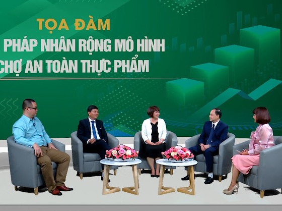 Sẽ chuyển đổi quyền khai thác hơn 8.000 chợ truyền thống ảnh 1