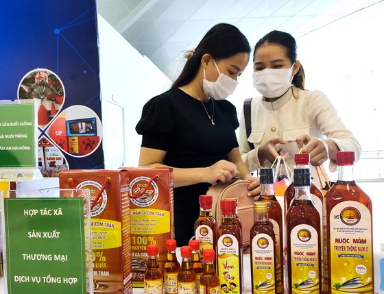 Dấu ấn nước mắm Nam Ô ảnh 7 Dấu ấn nước mắm Nam Ô ảnh 7