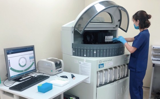 Thanh toán BHYT dịch vụ dùng máy mượn: Bộ Y tế và Bảo hiểm xã hội bất nhất? ảnh 2