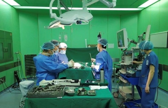 Hàng loạt nhân viên y tế nghỉ việc - Tìm cơ chế giữ chân người ở lại ảnh 1 Hàng loạt nhân viên y tế nghỉ việc - Tìm cơ chế giữ chân người ở lại ảnh 1