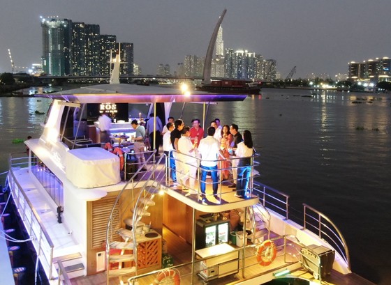 Mô hình kinh tế ban đêm: Gà chưa đẻ trứng vàng! ảnh 1 Mô hình kinh tế ban đêm: Gà chưa đẻ trứng vàng! ảnh 1
