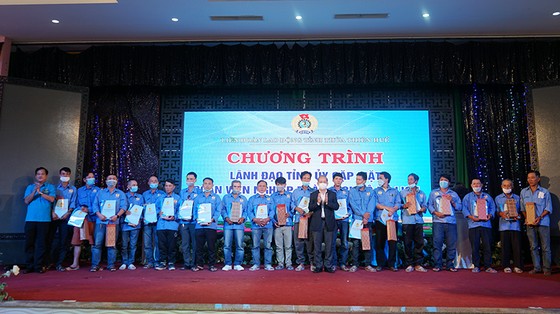 Xây dựng thương hiệu xích lô Huế ảnh 4