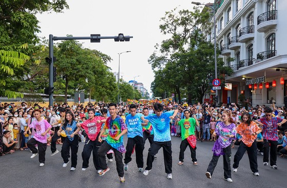 Tuần lễ Festival Huế 2022 qua góc nhìn người nước ngoài ảnh 2 Tuần lễ Festival Huế 2022 qua góc nhìn người nước ngoài ảnh 1