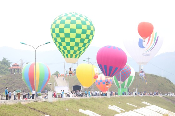 Hà Tĩnh: Trình diễn bay khinh khí cầu chào mừng SEA Games 31 ảnh 21 Hà Tĩnh: Trình diễn bay khinh khí cầu chào mừng SEA Games 31 ảnh 21