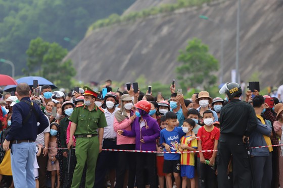 Hà Tĩnh: Trình diễn bay khinh khí cầu chào mừng SEA Games 31 ảnh 18 Hà Tĩnh: Trình diễn bay khinh khí cầu chào mừng SEA Games 31 ảnh 18