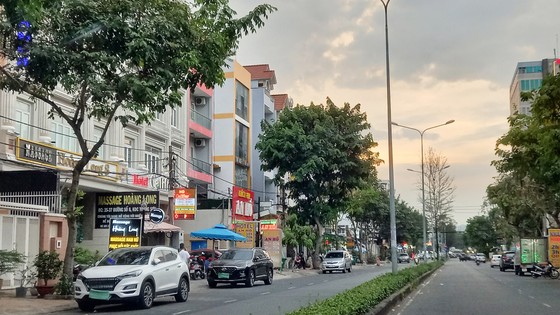 Đô thị hóa hướng tới phát triển bền vững - Bài 1: Phố chật chội trong chiếc “áo làng” ảnh 1