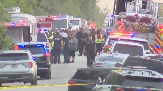 Ít nhất 46 người nhập cư thiệt mạng trong xe đầu kéo tại Mỹ ảnh 1